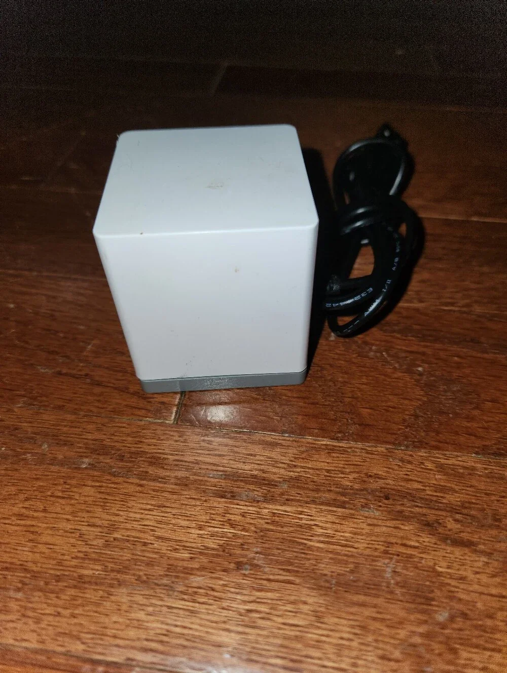 Wyze White Indoor WiFi Cube Camera with Gray Base